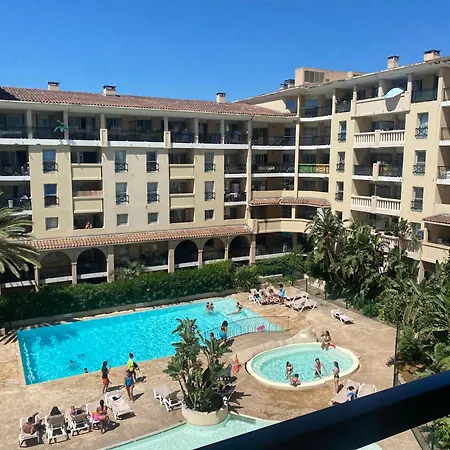 Apartment Appart. Piscine 4 Pers. A 150m *